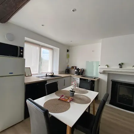 Petite Maison De Bourg Le Bourgneuf-la-Foret