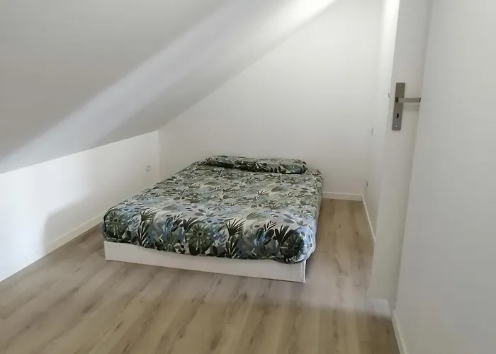 Petite Maison De Bourg Le Bourgneuf-la-Foret