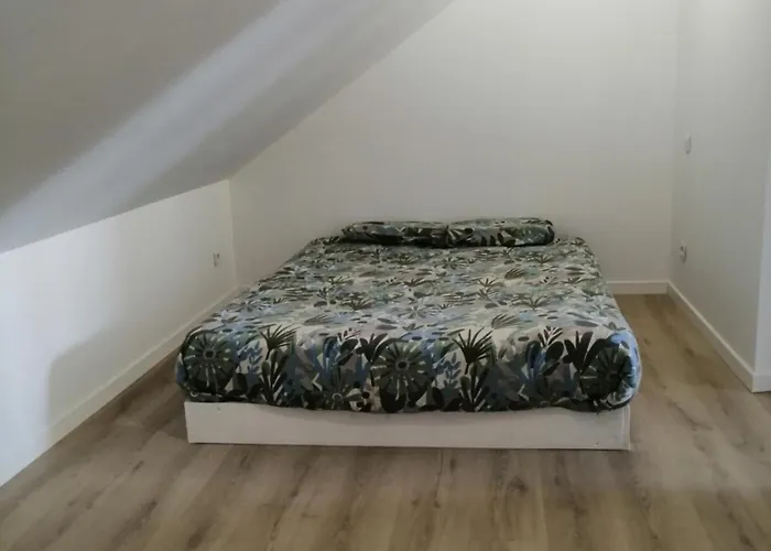 Apartament Petite Maison De Bourg Le Bourgneuf-la-Foret